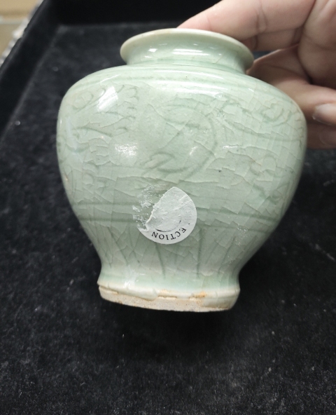 古玩陶瓷元末明初龍泉窯青釉刻花罐拍賣,當前價格8500元