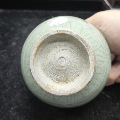 古玩陶瓷元末明初龍泉窯青釉刻花罐拍賣,當前價格8500元