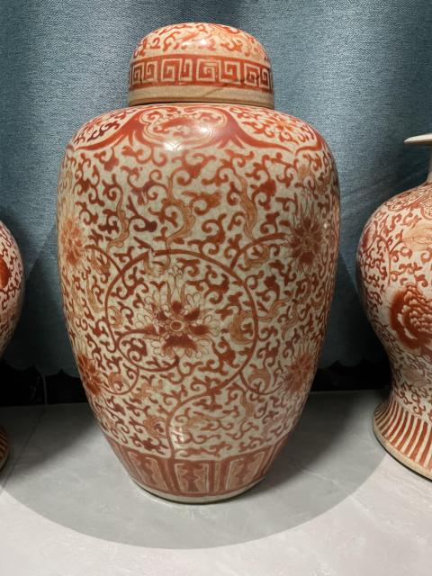 古玩陶瓷晚清景德鎮(zhèn)哥釉礬紅花卉紋將軍罐拍賣，當前價格45000元