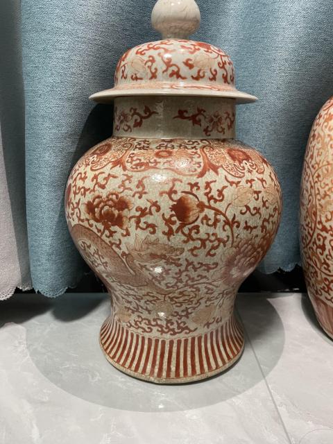 古玩陶瓷晚清景德鎮(zhèn)哥釉礬紅花卉紋將軍罐拍賣，當前價格45000元