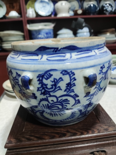 古玩陶瓷清代道光至咸豐纏枝花卉紋四系粥罐拍賣,當前價格588元