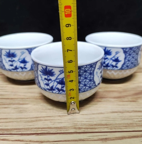 古玩陶瓷六十至八十年代花卉紋青花杯一組拍賣,當前價格168元