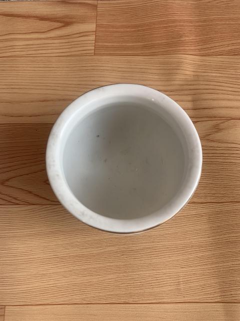 古玩陶瓷六十至八十年代花卉紋彩繪模糊三足香爐拍賣,當前價格160元