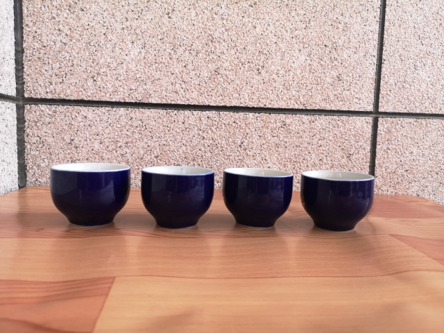 古玩陶瓷六十至八十年代藍釉花卉紋杯拍賣,當前價格220元