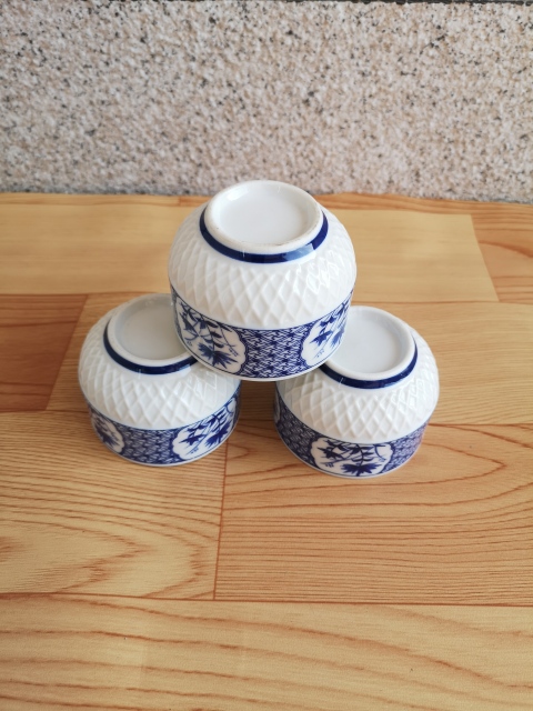 古玩陶瓷六十至八十年代花卉紋青花杯一組拍賣,當前價格168元