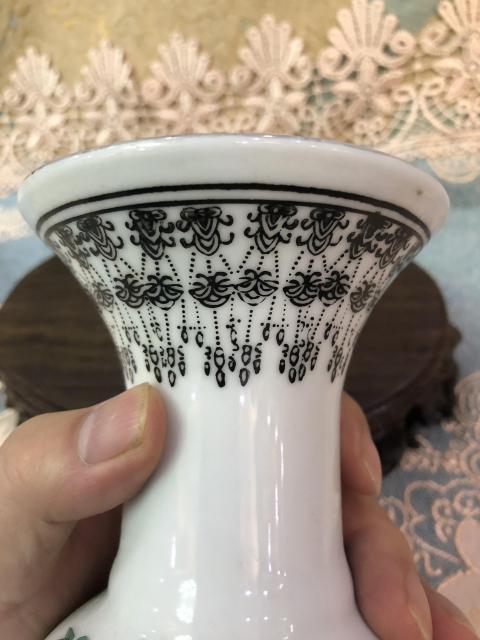 古玩陶瓷粉彩花鳥紋撇口瓶拍賣，當(dāng)前價格3366元