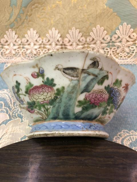 古玩陶瓷【晚清】粉彩花鳥紋花口貢碗拍賣，當前價格3600元