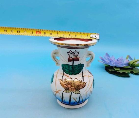古玩陶瓷出口創匯期花卉紋雙耳盤口瓶拍賣,當前價格198元