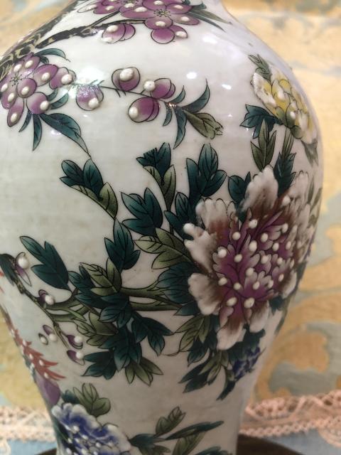 古玩陶瓷【雍正】粉彩鳳戲牡丹紋撇口瓶拍賣,當前價格2669元