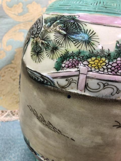 古玩陶瓷【乾隆】粉彩人物故事紋蒜頭瓶拍賣,當前價格10889元
