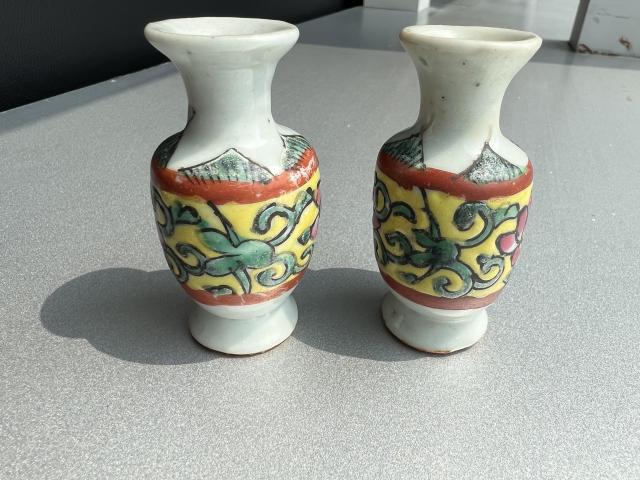 古玩陶瓷【雍正粉彩、乾隆粉彩】清代早期粉彩花卉紋撇口瓶拍賣，當前價格2000元