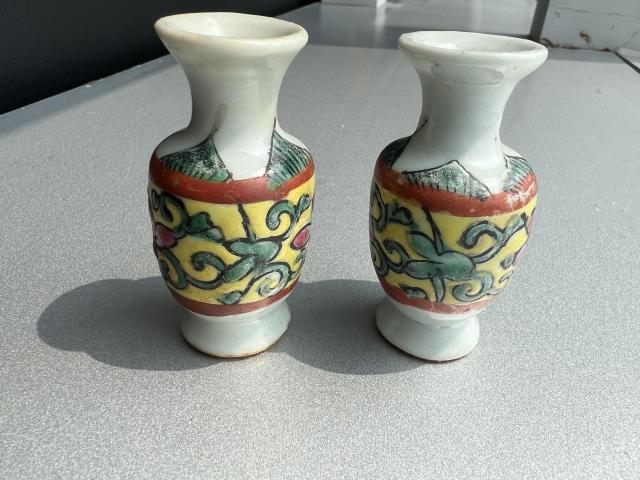 古玩陶瓷【雍正粉彩、乾隆粉彩】清代早期粉彩花卉紋撇口瓶拍賣，當前價格2000元