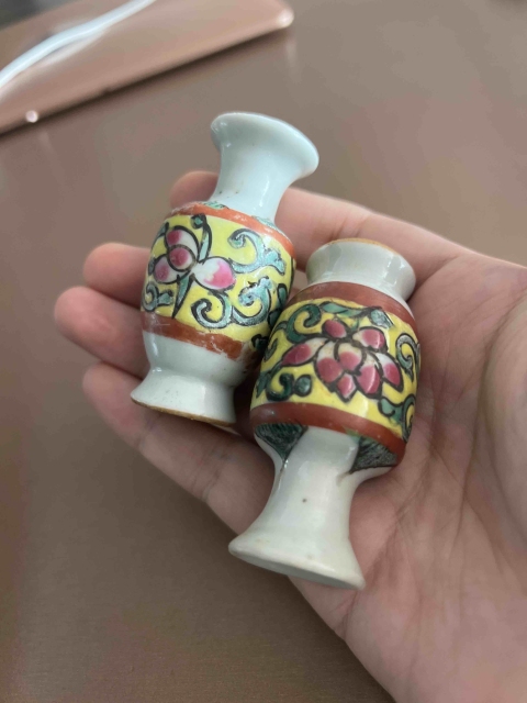 古玩陶瓷【雍正粉彩、乾隆粉彩】清代早期粉彩花卉紋撇口瓶拍賣，當前價格2000元