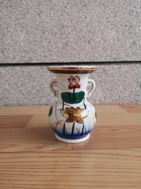 古玩陶瓷出口創匯期花卉紋雙耳盤口瓶拍賣,當前價格198元
