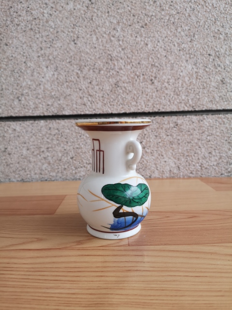 古玩陶瓷出口創匯期花卉紋雙耳盤口瓶拍賣,當前價格198元