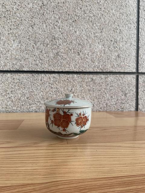 古玩陶瓷六十至八十年代花卉紋蓋杯拍賣,當前價格220元