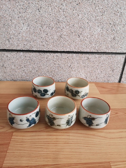 古玩陶瓷六十至八十年代花卉紋杯拍賣，當(dāng)前價格260元