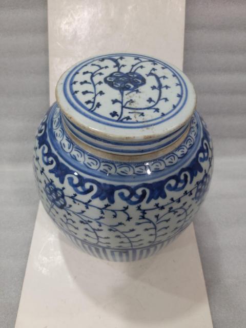 古玩陶瓷清中纏枝花卉紋青花蓋罐拍賣,當前價格1288元