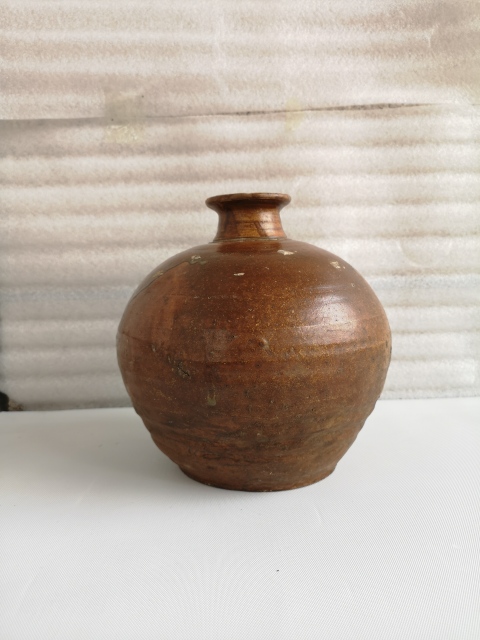 古玩陶瓷明代褐釉瓶拍賣,當(dāng)前價格850元