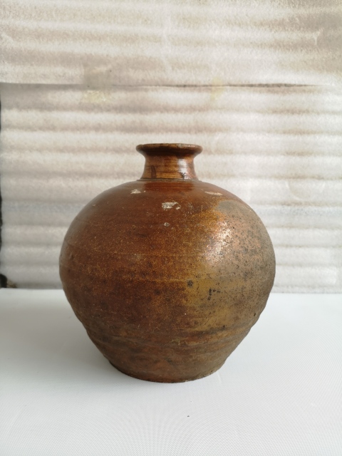 古玩陶瓷明代褐釉瓶拍賣,當(dāng)前價格850元