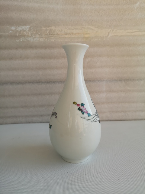 古玩陶瓷八十年代鶴紋玉壺春瓶拍賣,當(dāng)前價(jià)格260元