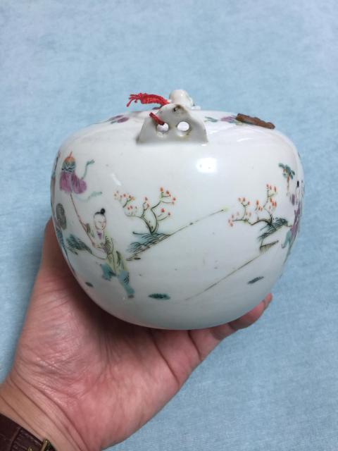 古玩陶瓷清晚期 粉彩美人帶子提梁壺拍賣,當(dāng)前價(jià)格3800元