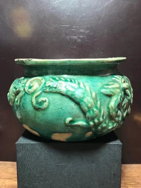 古玩陶瓷明代.綠釉浮雕雙龍爐拍賣，當前價格3500元