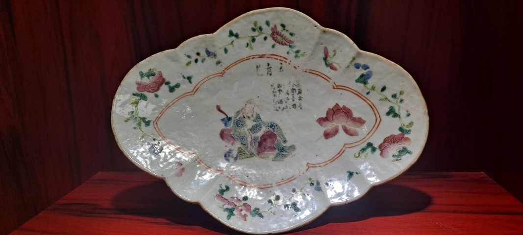 古玩陶瓷晚清景德鎮窯口無雙譜海棠型粉彩貢盤拍賣,當前價格1800元