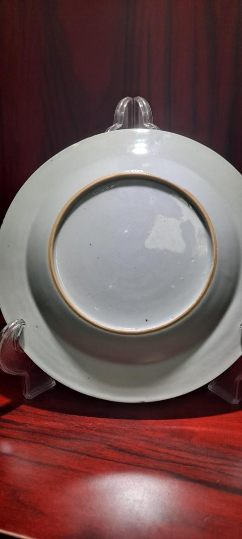 古玩陶瓷清代雍正至乾隆景德鎮(zhèn)窯口花卉紋粉彩盤拍賣，當前價格2500元