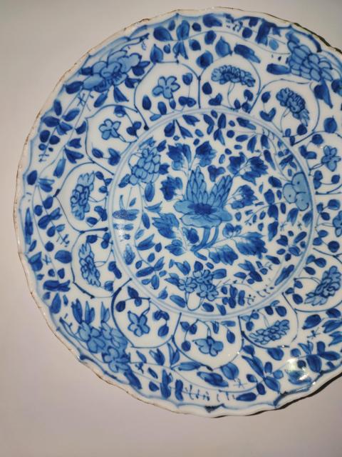 古玩陶瓷青花纏枝花卉紋盤拍賣，當前價格2600元