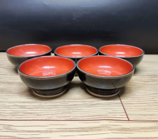 古玩陶瓷內紅釉外烏金釉杯拍賣,當前價格260元