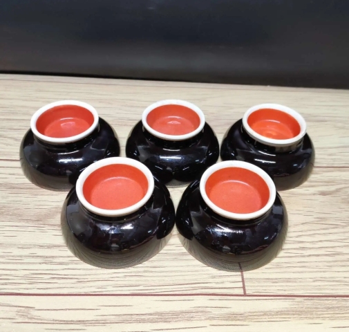 古玩陶瓷內紅釉外烏金釉杯拍賣,當前價格260元