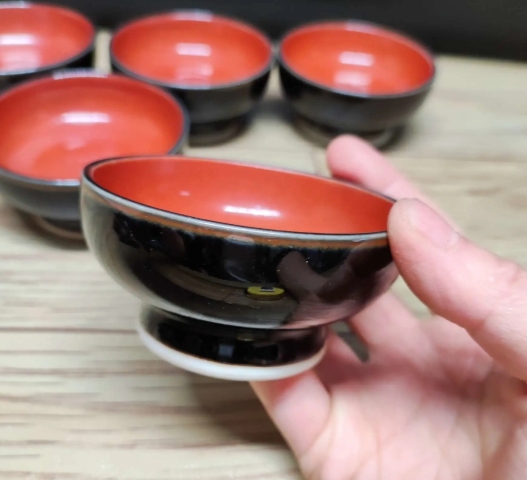 古玩陶瓷內紅釉外烏金釉杯拍賣,當前價格260元