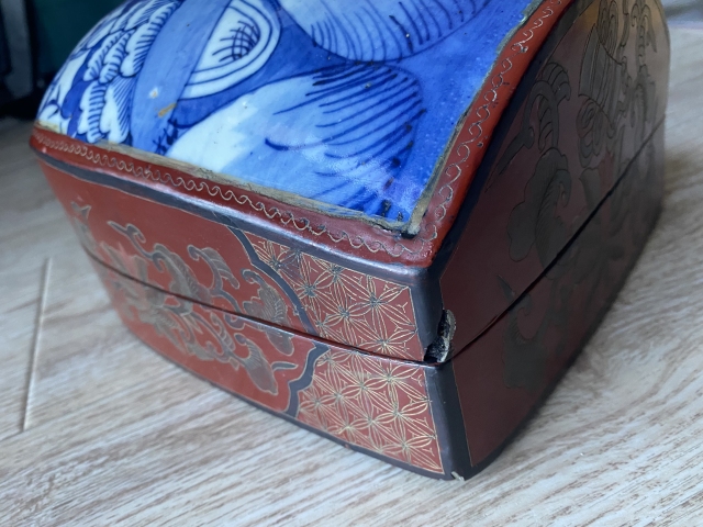 古玩陶瓷晚清青花花鳥紋瓷片蓋盒拍賣,當前價格450元