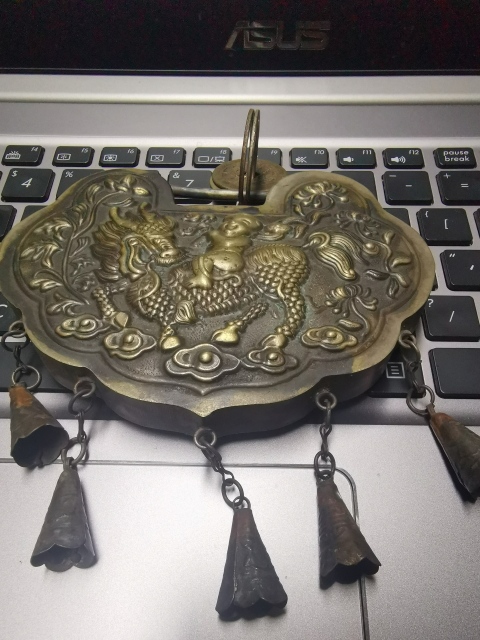 古玩雜項麒麟送子銅鎖牌拍賣,當前價格299元