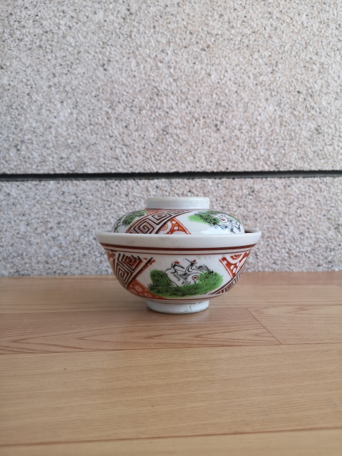 古玩陶瓷六十至八十年代松鶴紋蓋碗拍賣,當(dāng)前價(jià)格298元