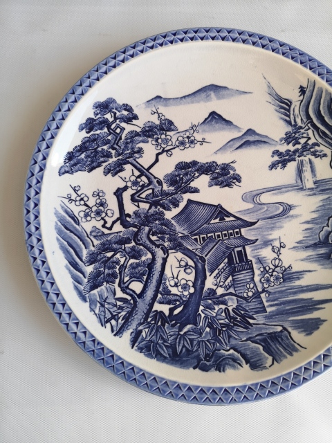 古玩陶瓷六十至八十年代山水紋青花盤拍賣，當前價格350元