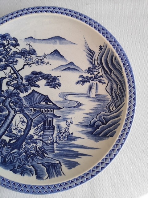古玩陶瓷六十至八十年代山水紋青花盤拍賣，當前價格350元