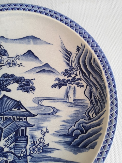 古玩陶瓷六十至八十年代山水紋青花盤拍賣，當前價格350元