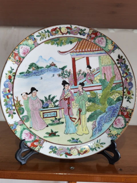 古玩陶瓷六十至八十年代人物紋彩瓷盤拍賣，當前價格290元
