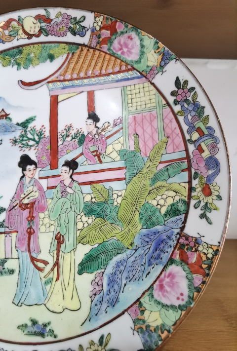 古玩陶瓷六十至八十年代人物紋彩瓷盤拍賣，當前價格290元