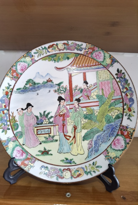 古玩陶瓷六十至八十年代人物紋彩瓷盤拍賣，當前價格290元