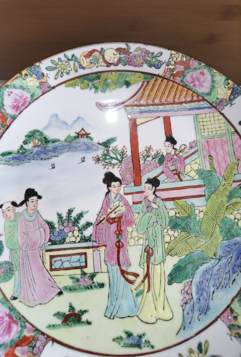古玩陶瓷六十至八十年代人物紋彩瓷盤拍賣，當前價格290元