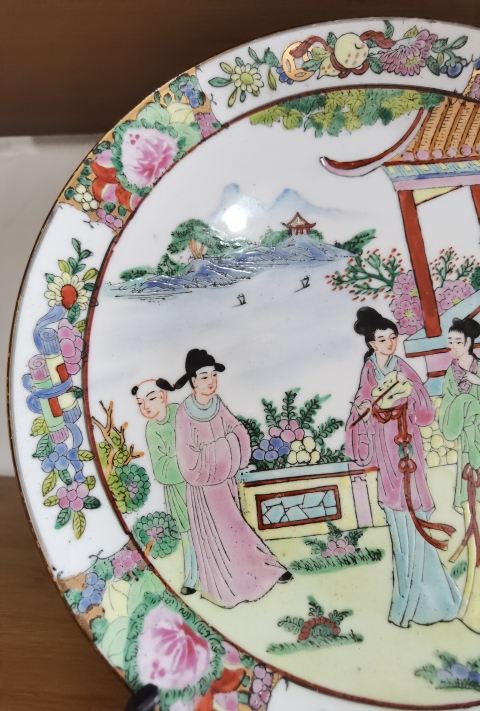 古玩陶瓷六十至八十年代人物紋彩瓷盤拍賣，當前價格290元