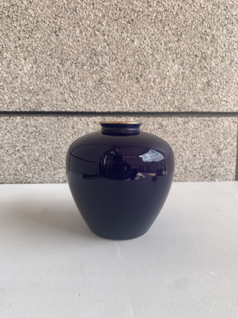 古玩陶瓷上世紀(jì)八十年代藍(lán)釉鶴紋罐拍賣(mài)，當(dāng)前價(jià)格220元
