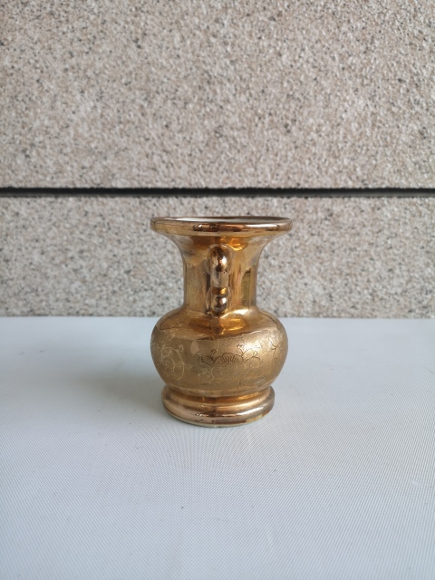 古玩陶瓷六十至八十年代金地盤口瓶拍賣,當前價格220元