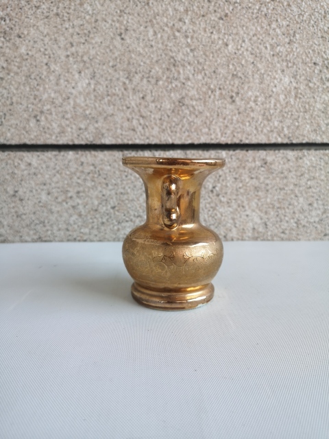 古玩陶瓷六十至八十年代金地盤口瓶拍賣,當前價格220元