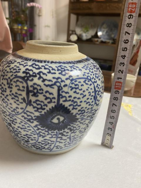 古玩陶瓷清代乾隆花卉紋青花罐拍賣，當(dāng)前價格2100元