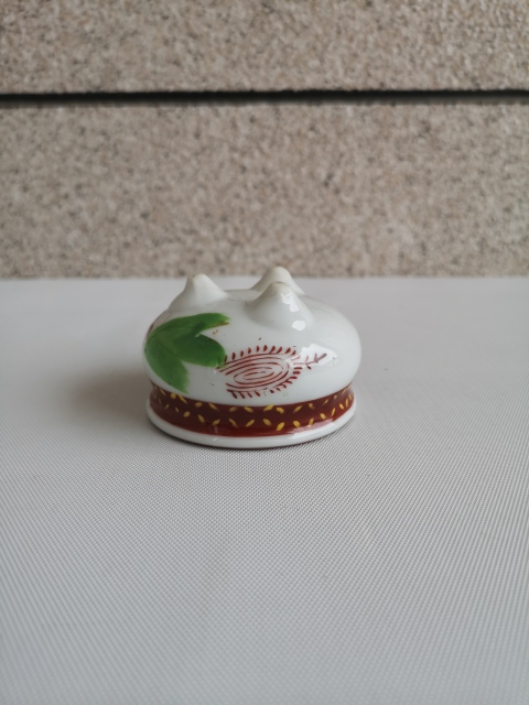 古玩陶瓷出口創匯期花卉紋彩繪三足香爐拍賣，當前價格198元