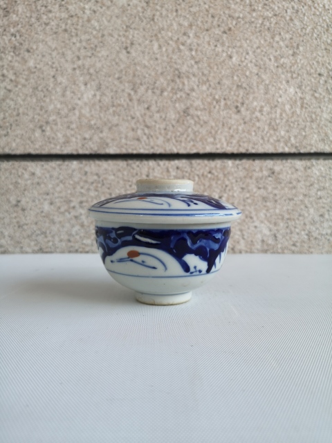 古玩陶瓷出口創(chuàng)匯期青花加彩蓋碗拍賣,當前價格398元